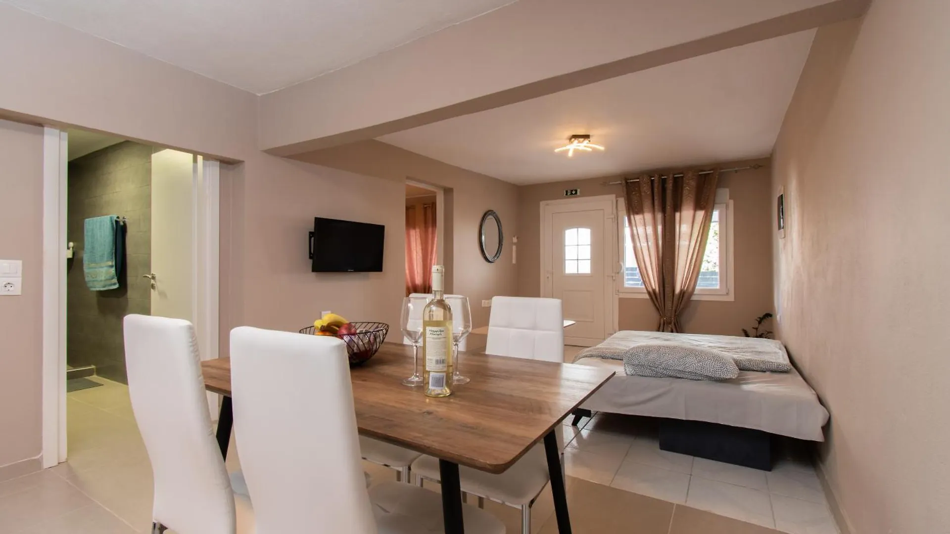 Avli Home Neos Marmaras