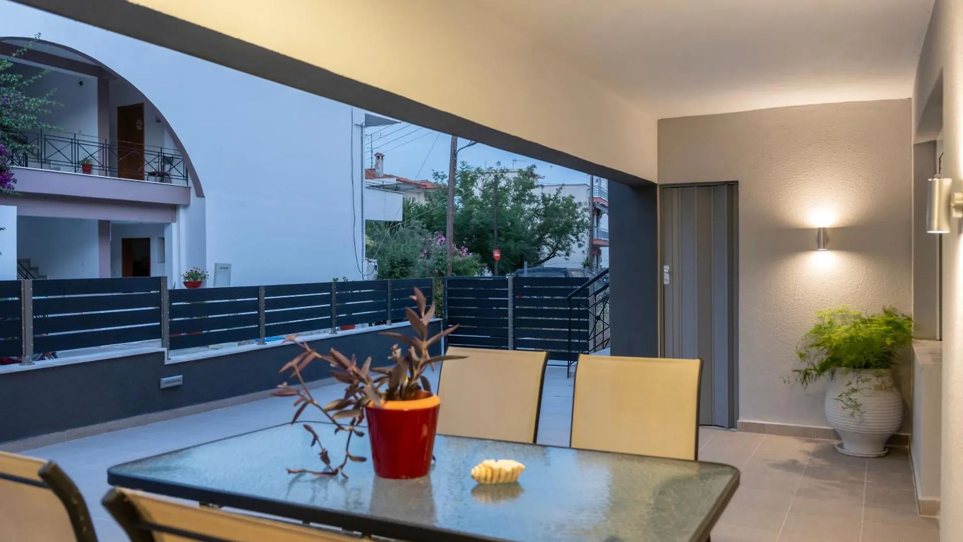 Avli Home Neos Marmaras